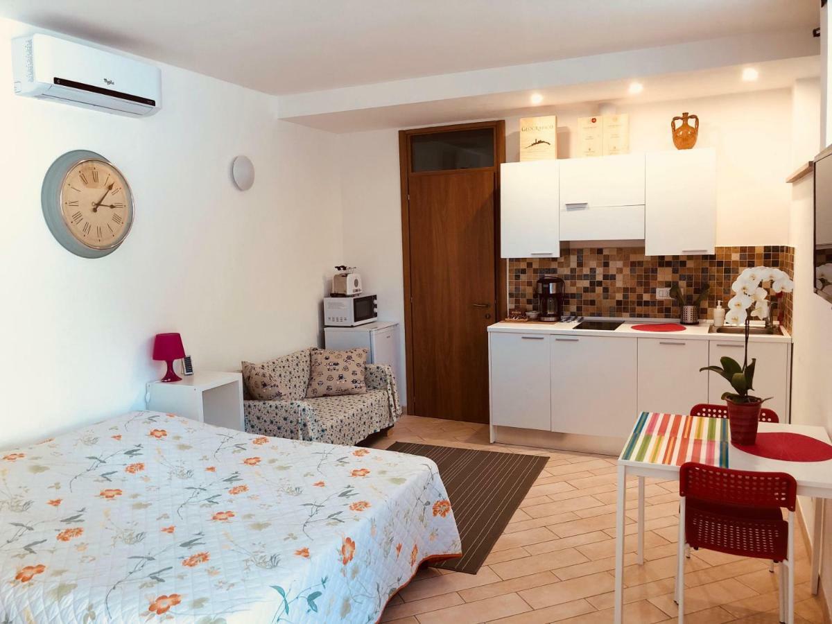 La Dolce With Free Private Parking Apartment